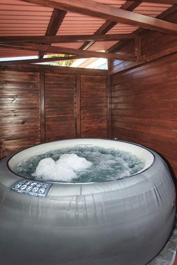 סיינט ג'וזף L'Escapade Creole Jacuzzi Privatif Bungalow Ananas מראה חיצוני תמונה